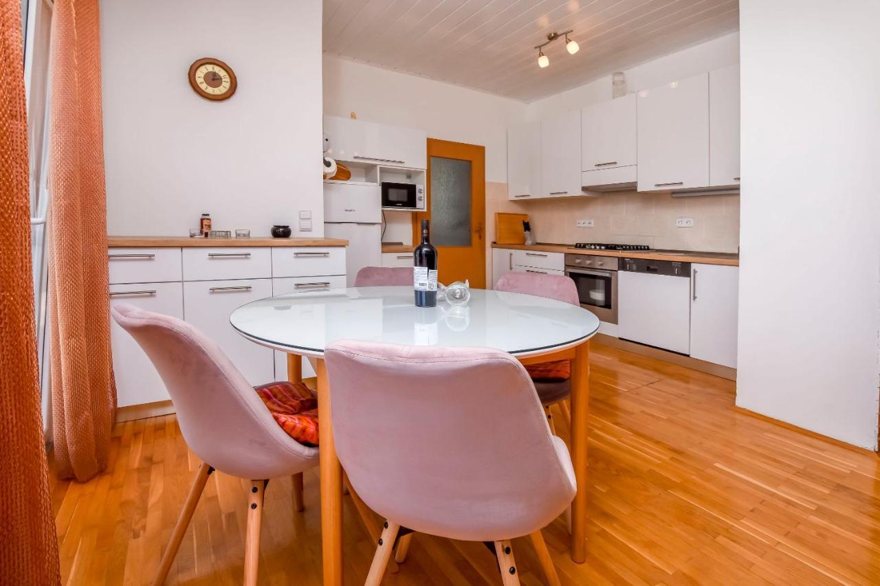 Apartment Bosiljka 로고즈니차 외부 사진