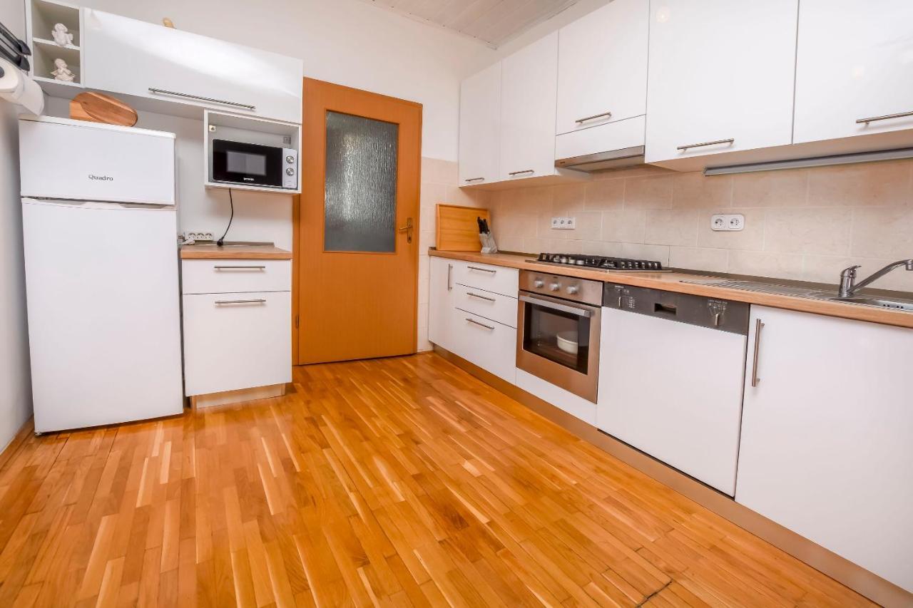 Apartment Bosiljka 로고즈니차 외부 사진