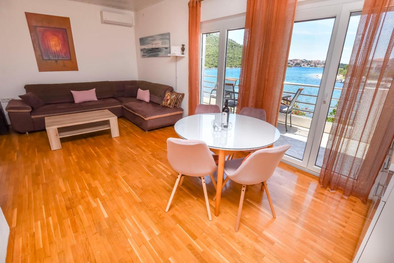 Apartment Bosiljka 로고즈니차 외부 사진